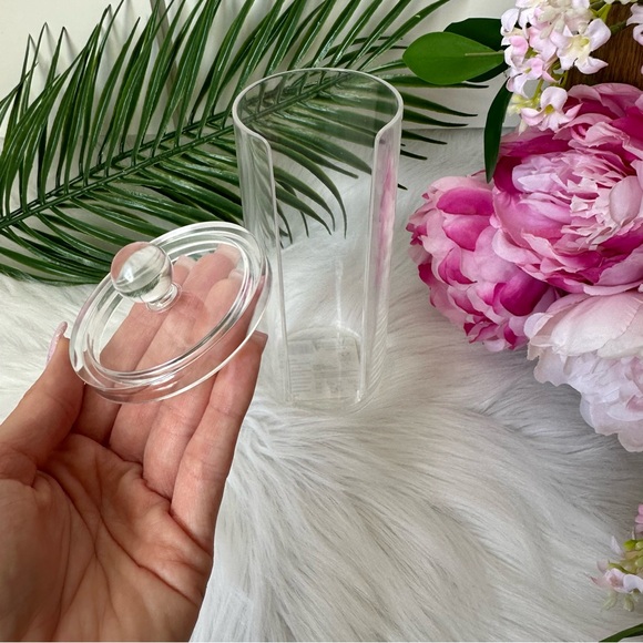 Acrylic Cotton Pad Holder with Lid - Picture 7 of 7